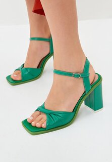 Босоножки на каблуке Cesare Gaspari, зеленый