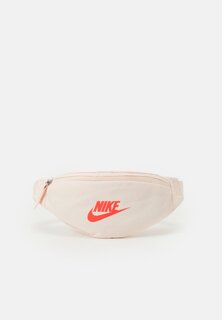 Сумка на пояс Nike