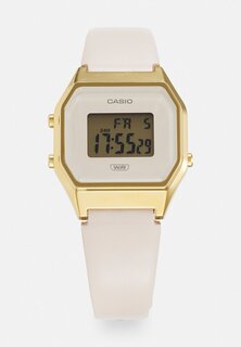 Цифровые часы Casio