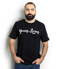 Футболка с надписью Young Living, черный/белый