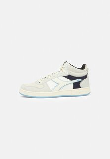 Высокие кроссовки Diadora