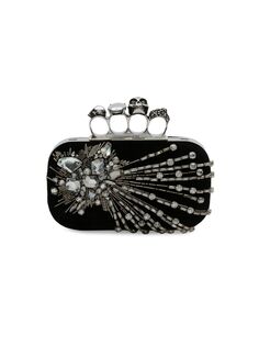 Замшевый клатч Skull с четырьмя кольцами, украшенный кристаллами Alexander McQueen, черный