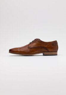 Элегантные туфли на шнуровке bugatti