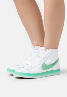 Высокие кроссовки Nike Blazer Mid 77 Aumx2, белый / весенне-зеленый