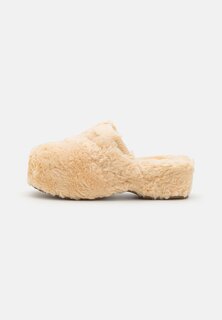 Мюли на каблуке UGG