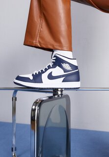 Высокие кроссовки Jordan