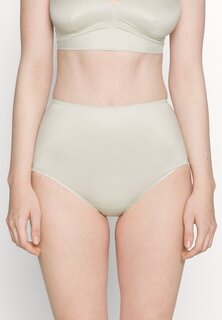 Корректирующее белье Spanx