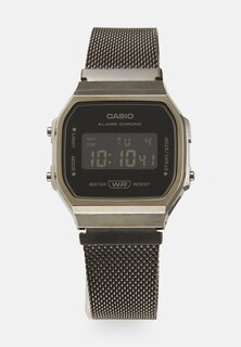 Цифровые часы Casio