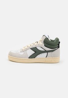 Высокие кроссовки Diadora