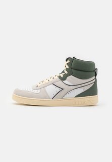 Высокие кроссовки Diadora