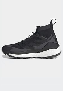 Походные ботинки Adidas