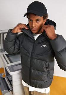 Зимняя куртка Nike