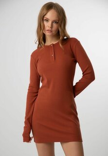 Вязаное платье ET NOS, коричневый