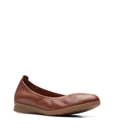 Женская коллекция: перфорированные туфли на плоской подошве Jenette Ease Clarks