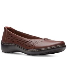 Женские слипоны Cora Iris на плоской подошве Clarks