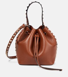 Маленькая кожаная сумка-ведро Rockstud Valentino Garavani, коричневый