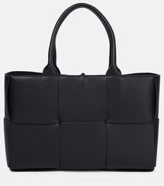 Маленькая кожаная сумка через плечо Arco Bottega Veneta, черный