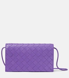 Кожаный кошелек Intrecciato на цепочке Bottega Veneta, фиолетовый