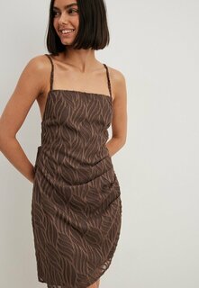 Летнее платье NA-KD, коричневый