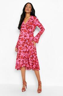 Платье миди с контрастным цветочным принтом и запахом Boohoo, розовый