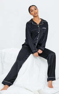 PrettyLittleThing Petite Черный атласный длинный пижамный комплект с карманами
