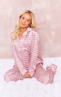 PrettyLittleThing Розовый длинный пижамный комплект с атласной окантовкой и принтом