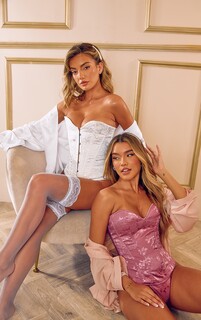 PrettyLittleThing Белый корсет с крючками для ленты спереди и корсетом для глаз