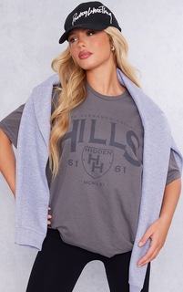 PrettyLittleThing Темно-угольная футболка с принтом Hidden Hills