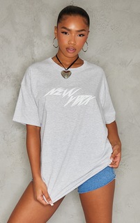 PrettyLittleThing Серая объемная футболка с графическим принтом Marl New York