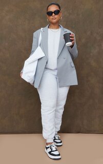 PrettyLittleThing Серый двубортный пиджак с двойными карманами Plus