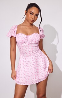 PrettyLittleThing Миниатюрное розовое мини-платье с короткими рукавами и цветочным принтом Petite