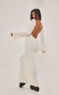 PrettyLittleThing Кремовое текстурированное платье макси с овальным вырезом на спине и длинными рукавами