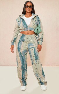 PrettyLittleThing Синие джоггеры с камуфляжным принтом и прямыми штанинами Shape Blue