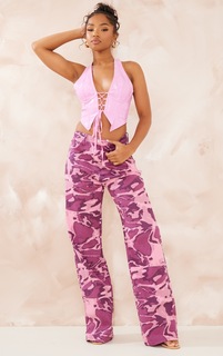 PrettyLittleThing Мешковатые джинсы-бойфренды розового цвета с камуфляжным принтом