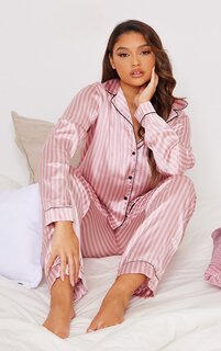 PrettyLittleThing Атласный пижамный комплект Plus Baby Pink в длинную полоску