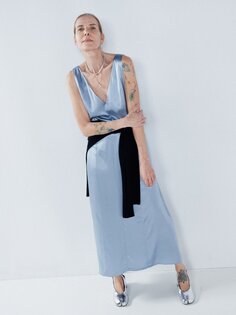 Платье-комбинация оверсайз со вставками и v-образным вырезом Raey, синий