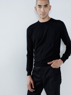 Приталенный свитер с круглым вырезом из мериносовой шерсти Raey, черный