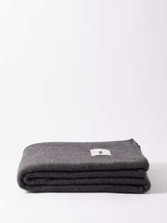 Одеяло из шерсти мериноса с нашивкой-логотипом Tekla, серый
