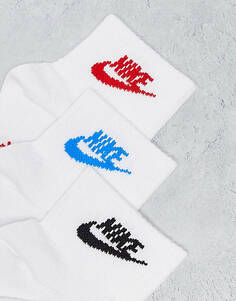 Три пары белых носков до щиколотки Nike