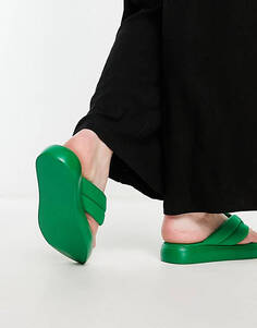 Зеленые сандалии на плоской платформе Urban Revivo