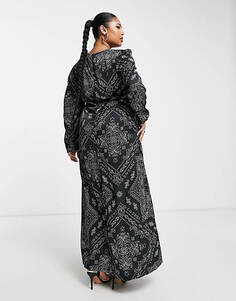 Атласное платье макси Vero Moda Curve со сборками и разрезом черного цвета с принтом пейсли