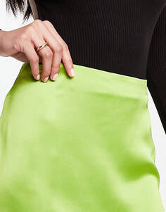 Атласная мини-юбка с закругленным краем ASOS DESIGN зеленого жасмина