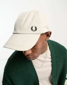 Бежевая бейсболка пике Fred Perry