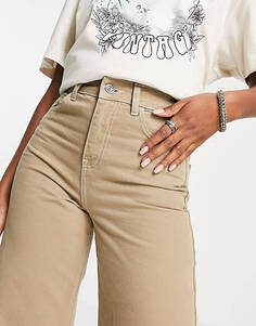 Бежевые джинсы шириной 88 футов с белой строчкой в стиле Reclaimed Vintage.