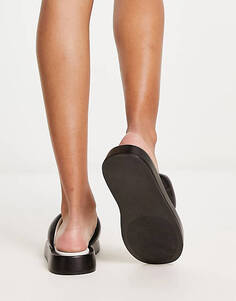 Черные сандалии с уплотненным носком Public Desire Vaycay
