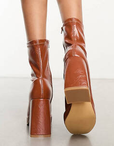Светло-коричневые лакированные ботинки на каблуке Pimkie