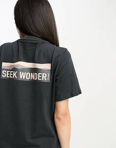 Черная футболка бойфренда с принтом на спине Berghaus Seek And Wonder