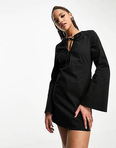 Черное фактурное платье мини с рукавами-колокольчиками The Frolic