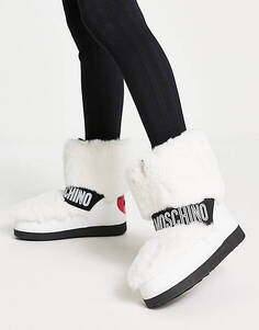 Белые пушистые зимние ботинки Love Moschino