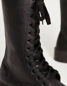 Черные массивные ботинки на шнуровке до середины икры New Look